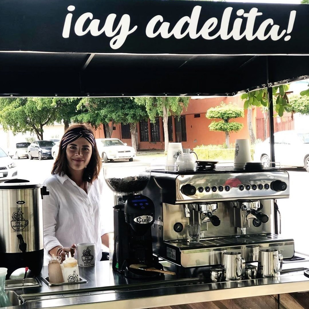 máy pha cafe bán tự động dành cho các quán cafe