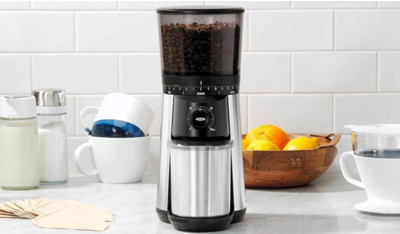 Máy xay cà phê hoạt động tự động giúp xay các hạt cà phê nhanh chóng, mịn đều